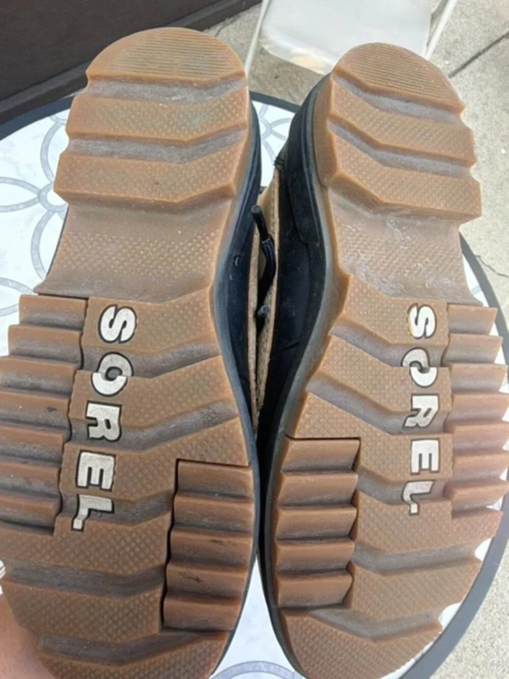 Used Sorel women boots in size 8 Water Proof Snow Rain Boots for Winter